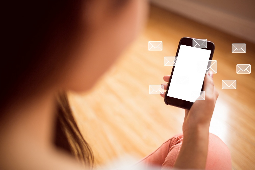 SMS vs MMS : différences et impact